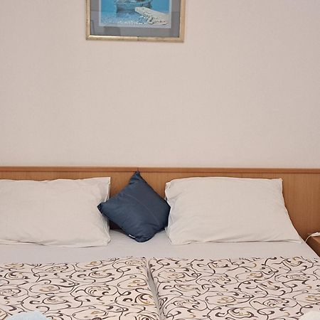 Apartments Becir Молунат Екстер'єр фото